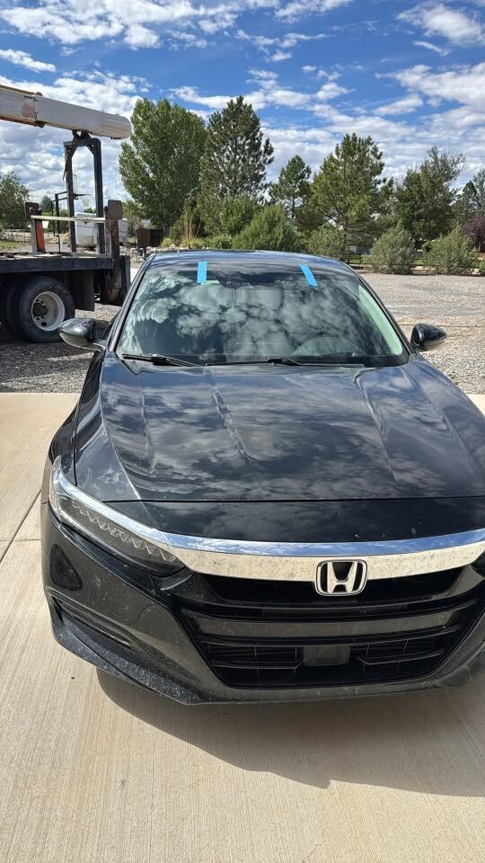 Auto glass set and curing on site